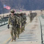 EUA ataca instalação nuclear iraniana enquanto guerra entra na sexta semana.