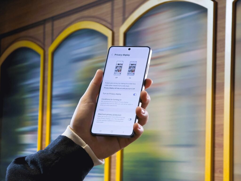 Samsung planeja Galaxy S27 Pro com Privacy Display e sem S Pen, segundo rumores.