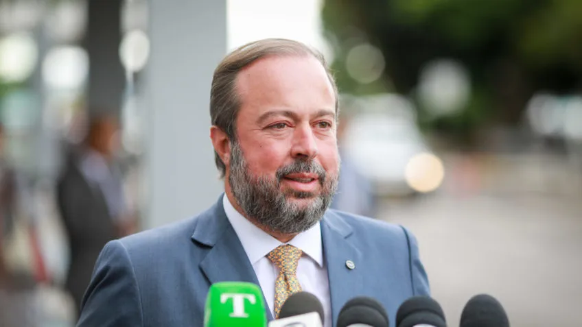 Governo reforça fiscalização de combustíveis e aumenta subsídios em meio à guerra com o Irã.