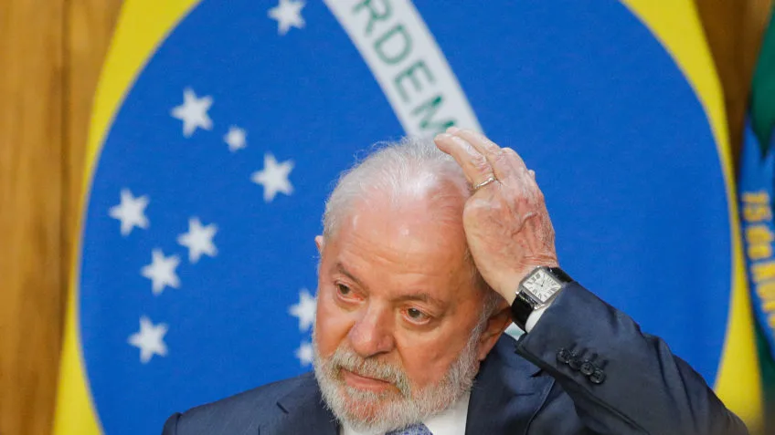 Lula quer incluir devedores do Fies em novo pacote de renegociação de dívidas.