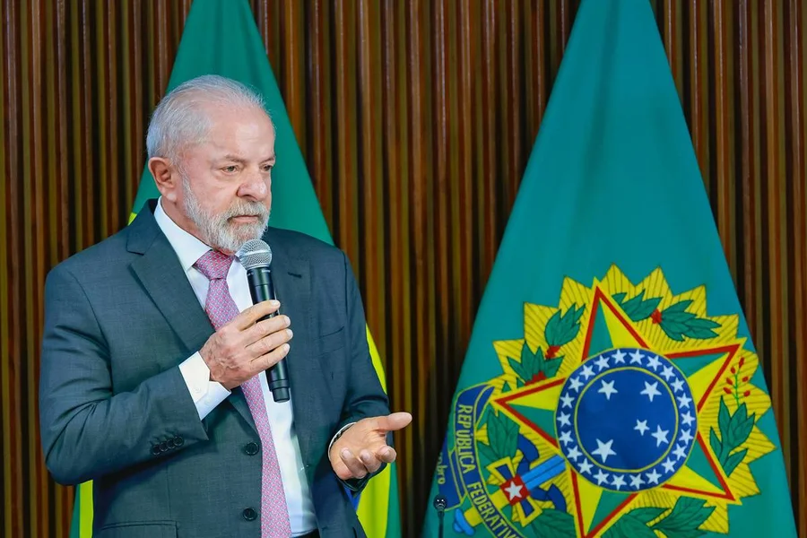 Lula culpa Trump pela guerra no Irã e propõe subsídio de R$ 3 bi ao diesel.