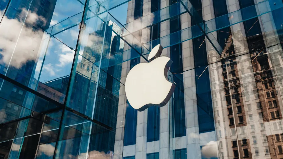 Apple estaria comprando toda a DRAM móvel para sufocar rivais em meio à escassez de chips.