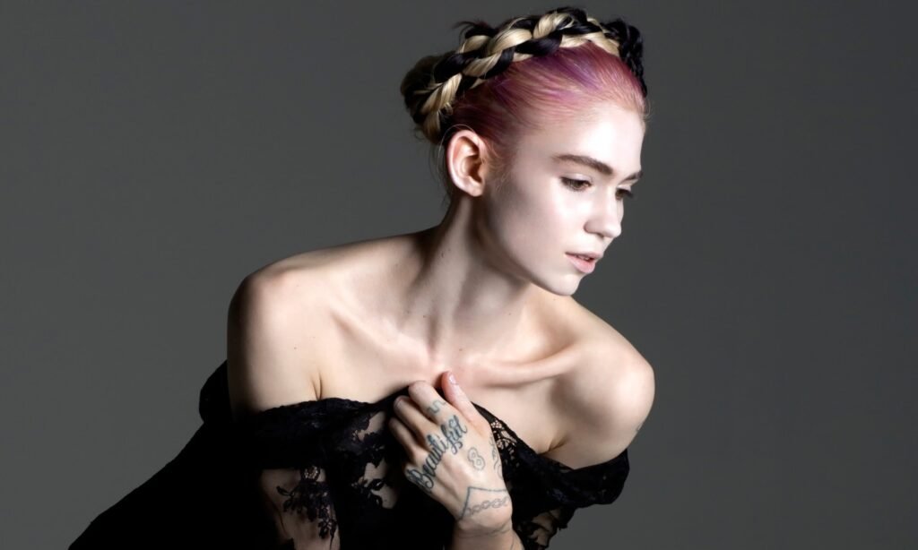 Grimes anuncia novo álbum com letras geradas pela IA DeepSeek.