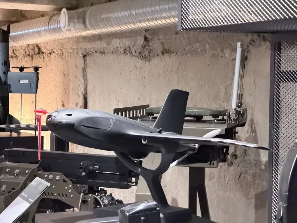 Ukraine implanta drone com IA que derruba Shaheds russos de forma autônoma.