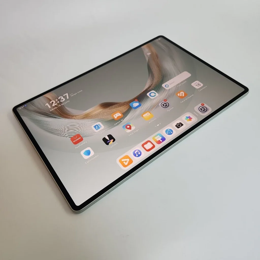 Huawei apresenta tablet MatePad Air e FreeClip 2 S em evento na Malásia.