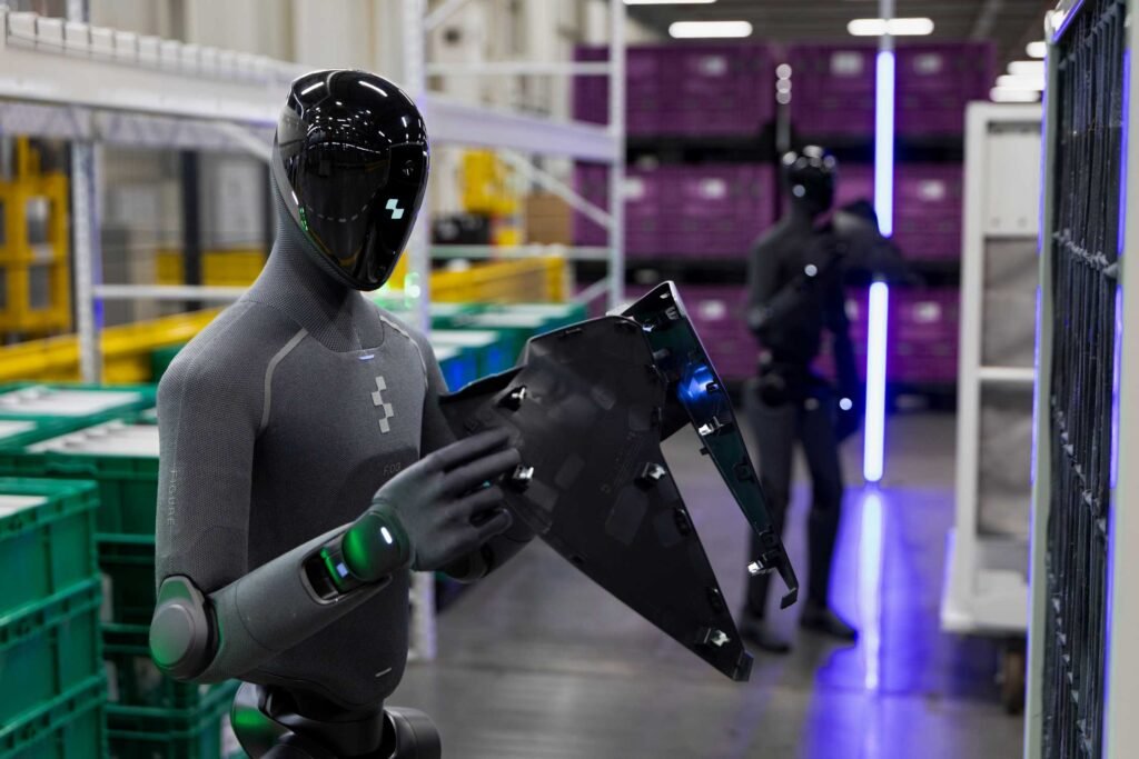 BMW implanta robôs Figure 03 enquanto frota da Figure AI supera número de funcionários humanos.